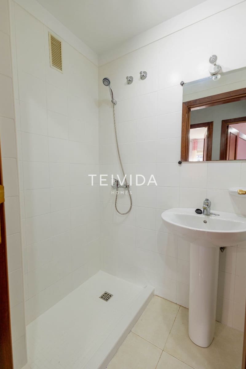 3 bedroom Flat for sale in Santa Cruz de Tenerife with garage - € 238,000 (Ref: 9609932)