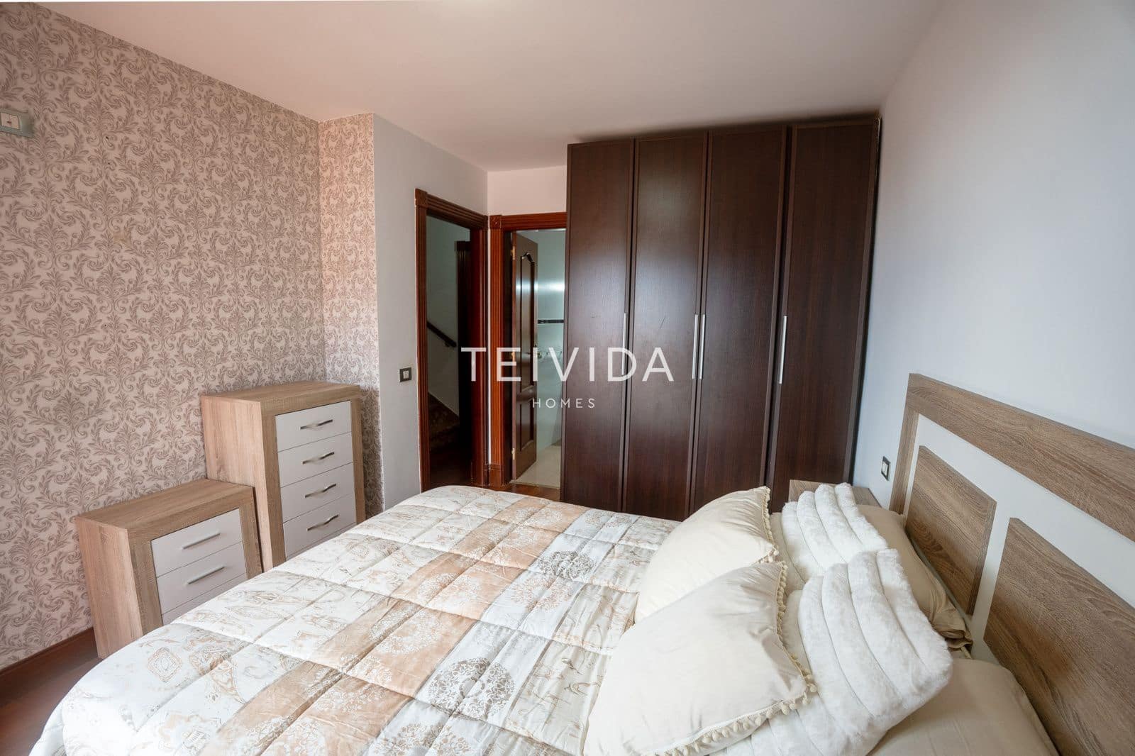 3 slaapkamer Flat te koop in El Madronal met zwembad garage - € 490.000 (Ref: 9609933)