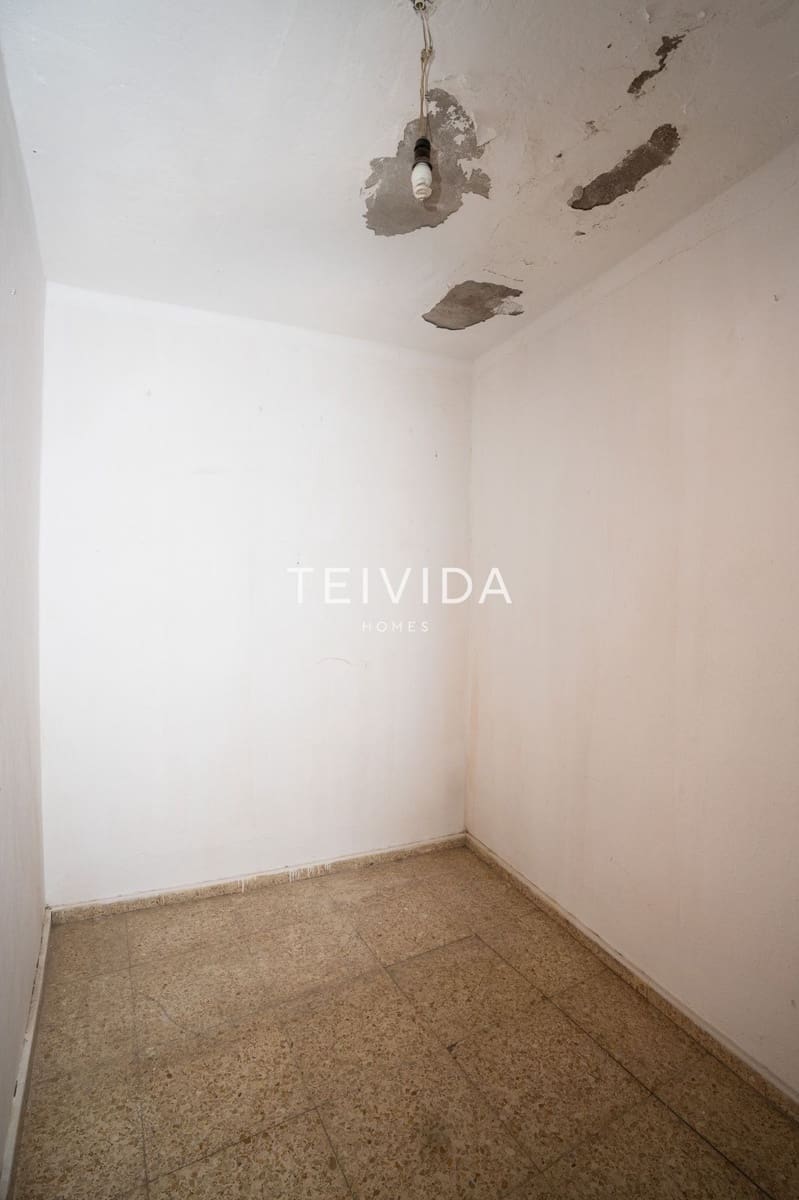 4 bedroom Restaurant/Bar for sale in Arona - € 250,000 (Ref: 9614181)