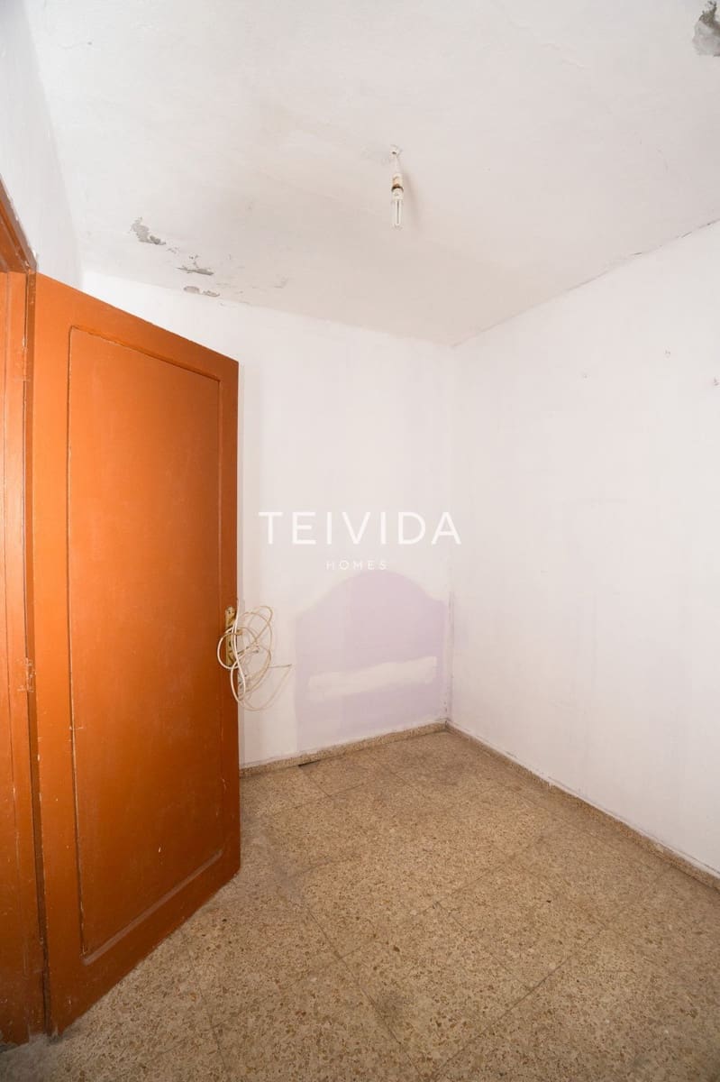 4 bedroom Restaurant/Bar for sale in Arona - € 250,000 (Ref: 9614181)