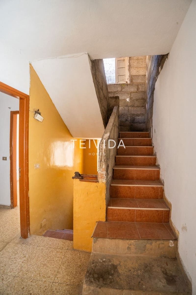 4 bedroom Restaurant/Bar for sale in Arona - € 250,000 (Ref: 9614181)