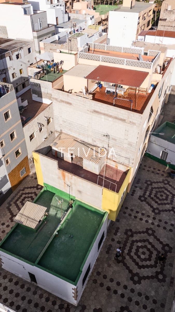 4 bedroom Restaurant/Bar for sale in Arona - € 250,000 (Ref: 9614181)