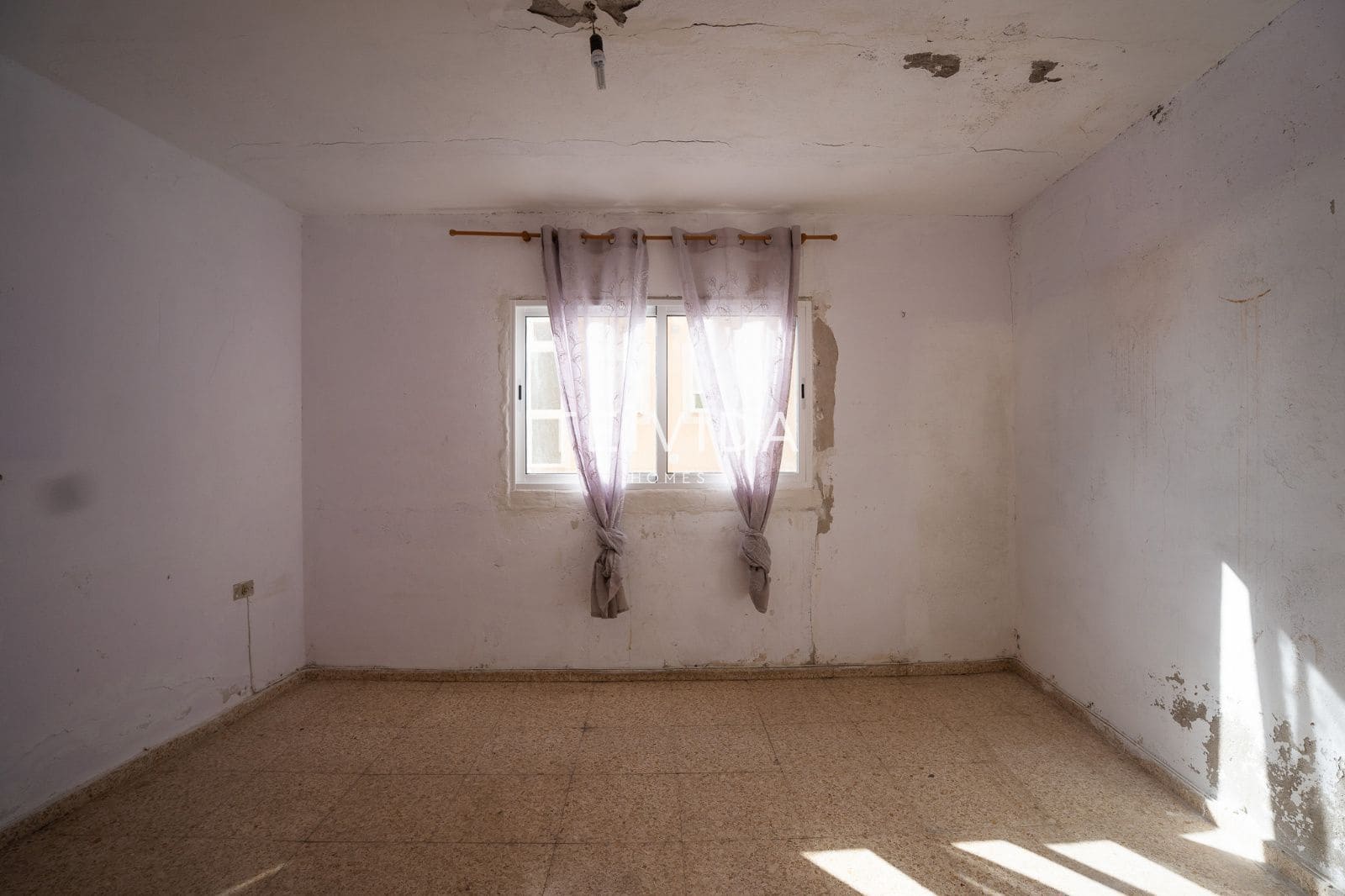 4 bedroom Restaurant/Bar for sale in Arona - € 250,000 (Ref: 9614181)