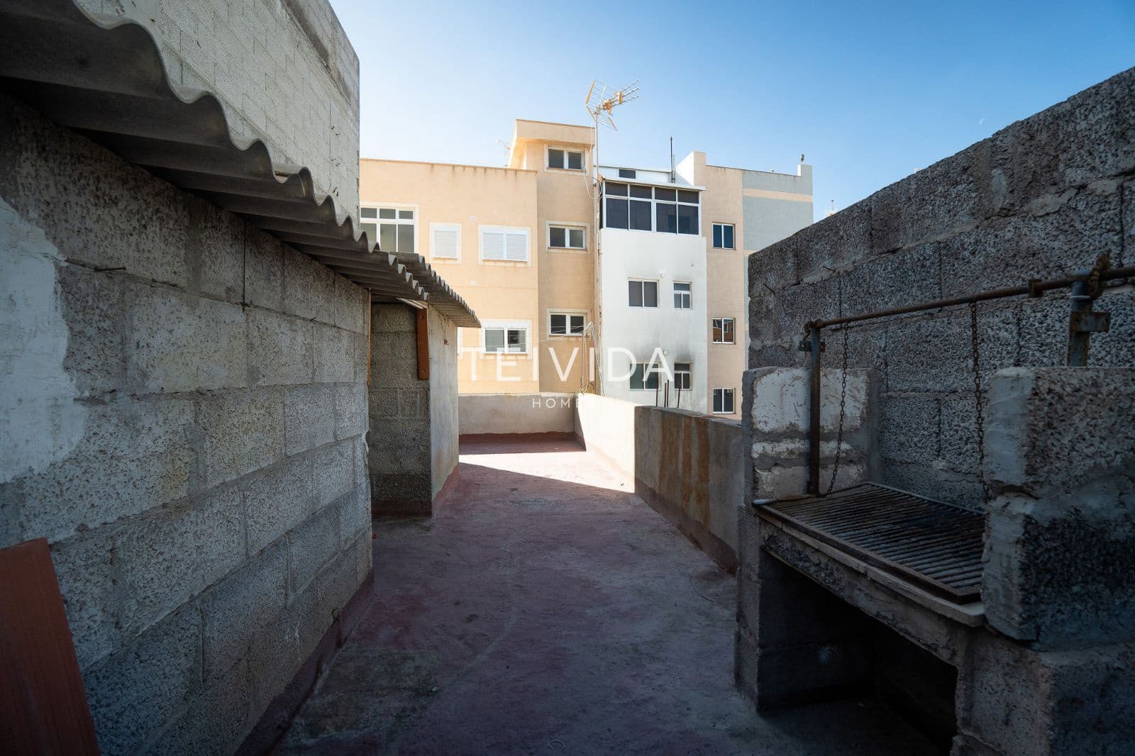 4 bedroom Restaurant/Bar for sale in Arona - € 250,000 (Ref: 9614181)