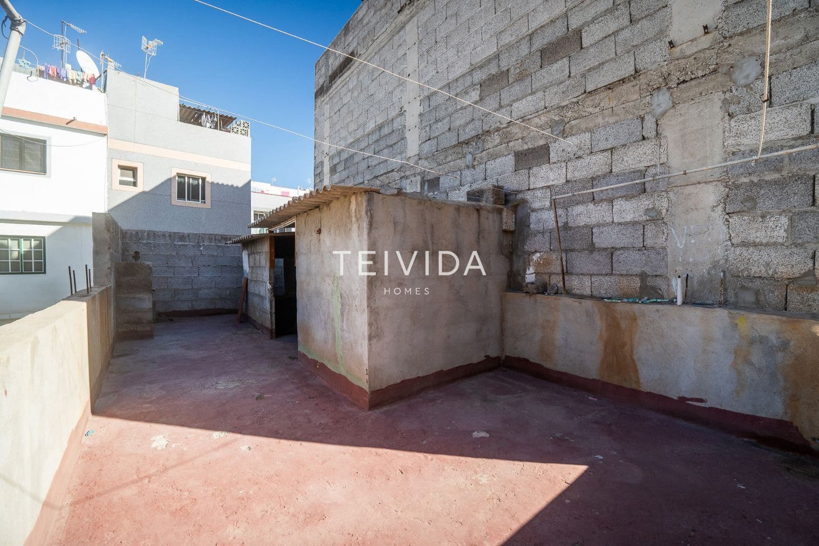 4 bedroom Restaurant/Bar for sale in Arona - € 250,000 (Ref: 9614181)