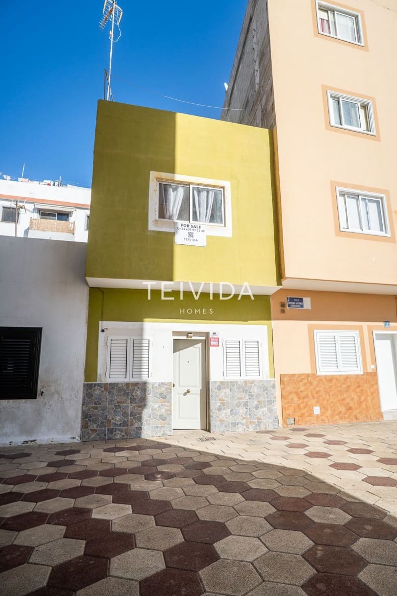 4 bedroom Restaurant/Bar for sale in Arona - € 250,000 (Ref: 9614181)