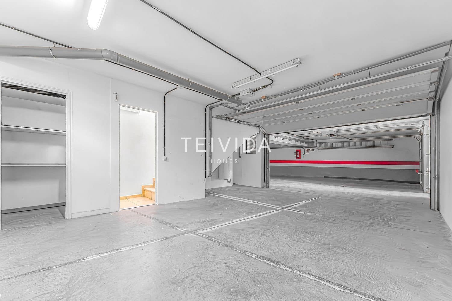 3 soverom Hus til salgs i Playa del Duque med svømmebasseng garasje - € 885 000 (Ref: 9626306)