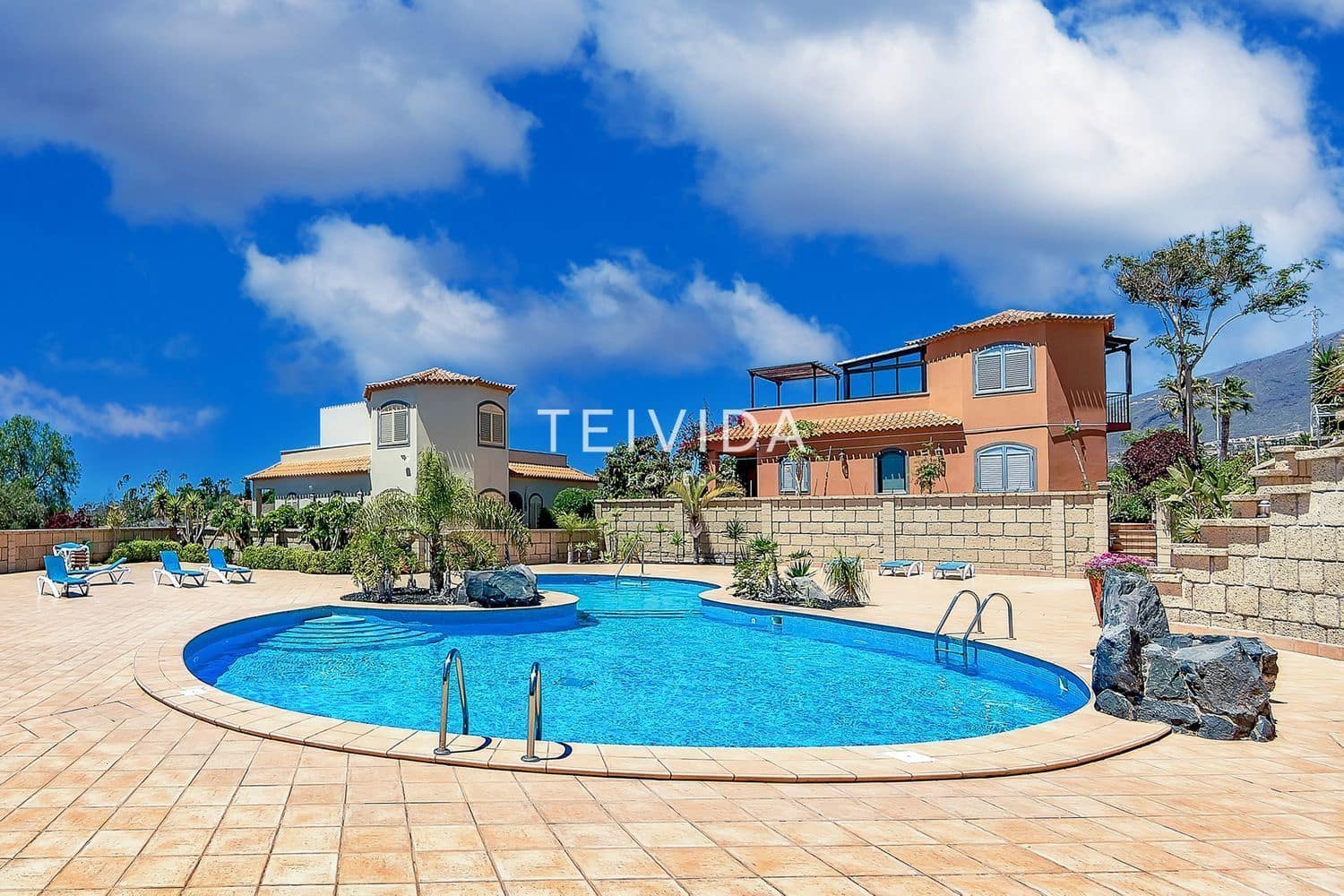 3 soverom Hus til salgs i Playa del Duque med svømmebasseng garasje - € 885 000 (Ref: 9626306)