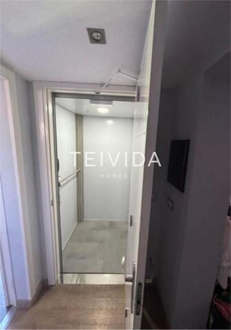 4 soveværelse Villa til salg i Las Rosas (Las Galletas) med garage - € 478.000 (Ref: 9626519)