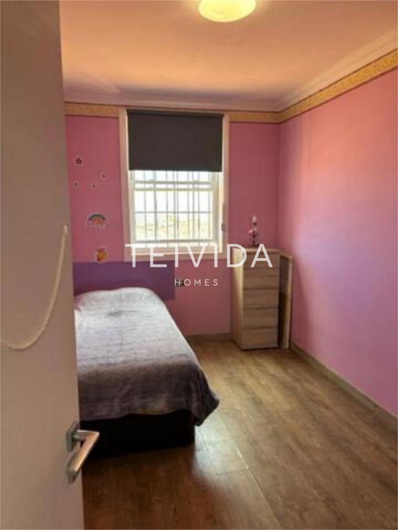 4 soveværelse Villa til salg i Las Rosas (Las Galletas) med garage - € 478.000 (Ref: 9626519)