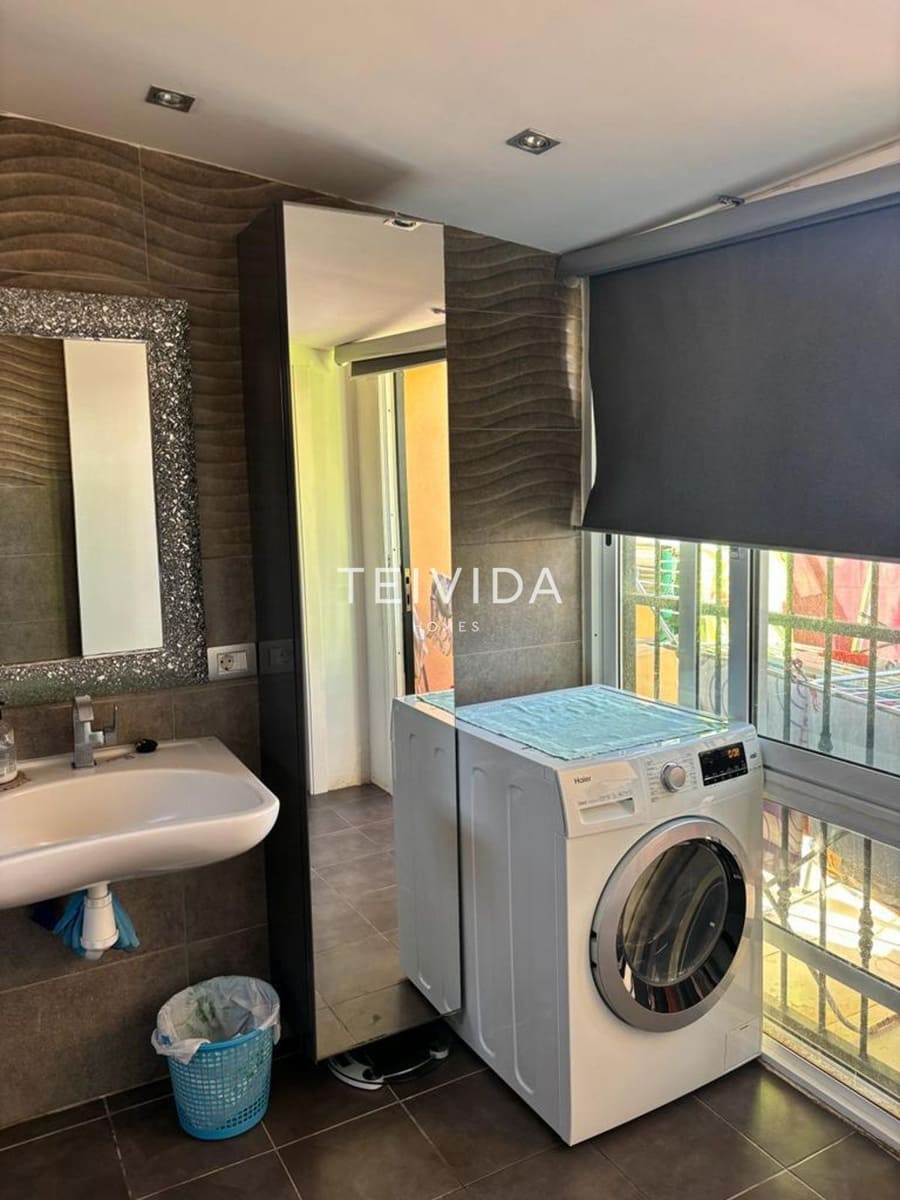 4 soveværelse Villa til salg i Las Rosas (Las Galletas) med garage - € 478.000 (Ref: 9626519)