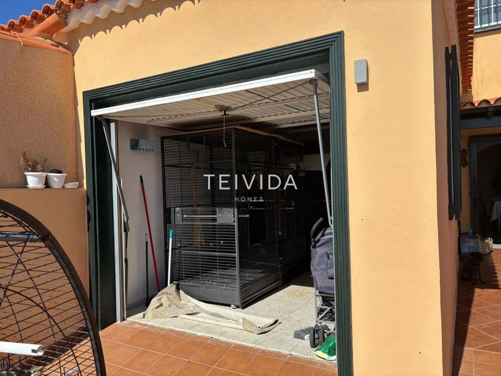 4 soveværelse Villa til salg i Las Rosas (Las Galletas) med garage - € 478.000 (Ref: 9626519)