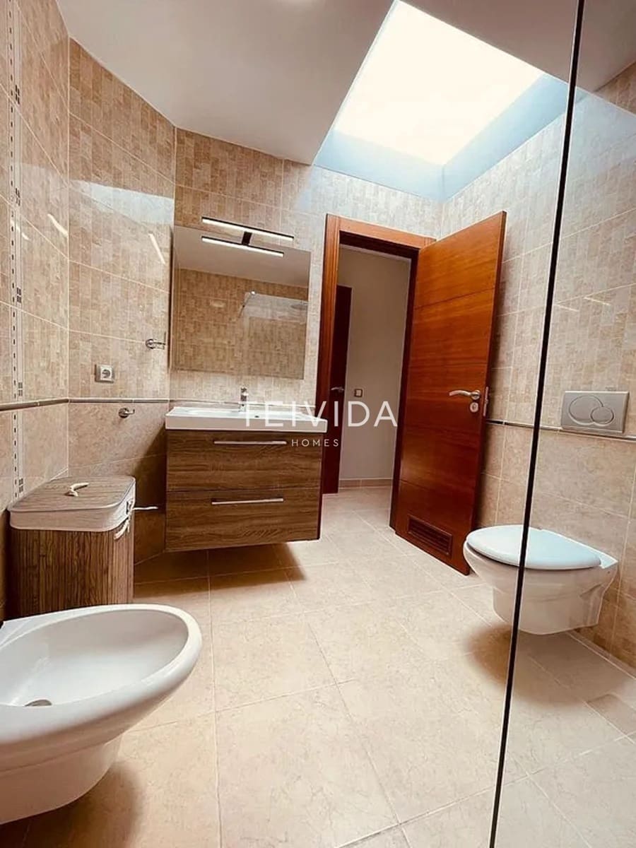 4 soveværelse Villa til salg i Los Cristianos med swimmingpool garage - € 795.000 (Ref: 9628144)