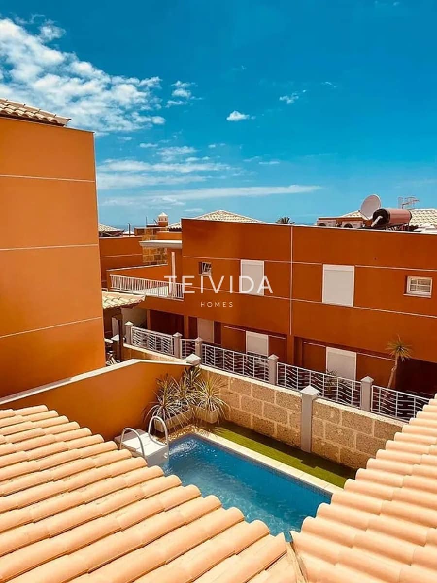 4 soveværelse Villa til salg i Los Cristianos med swimmingpool garage - € 795.000 (Ref: 9628144)