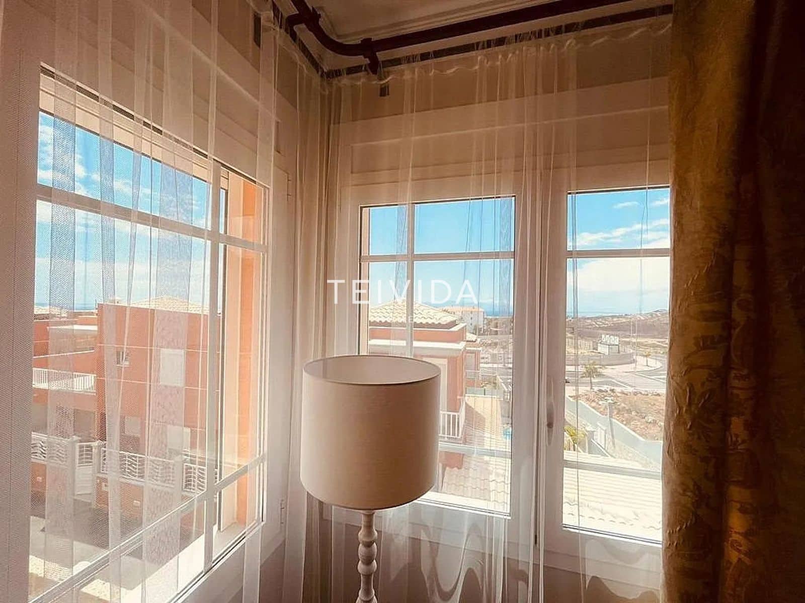 4 soveværelse Villa til salg i Los Cristianos med swimmingpool garage - € 795.000 (Ref: 9628144)