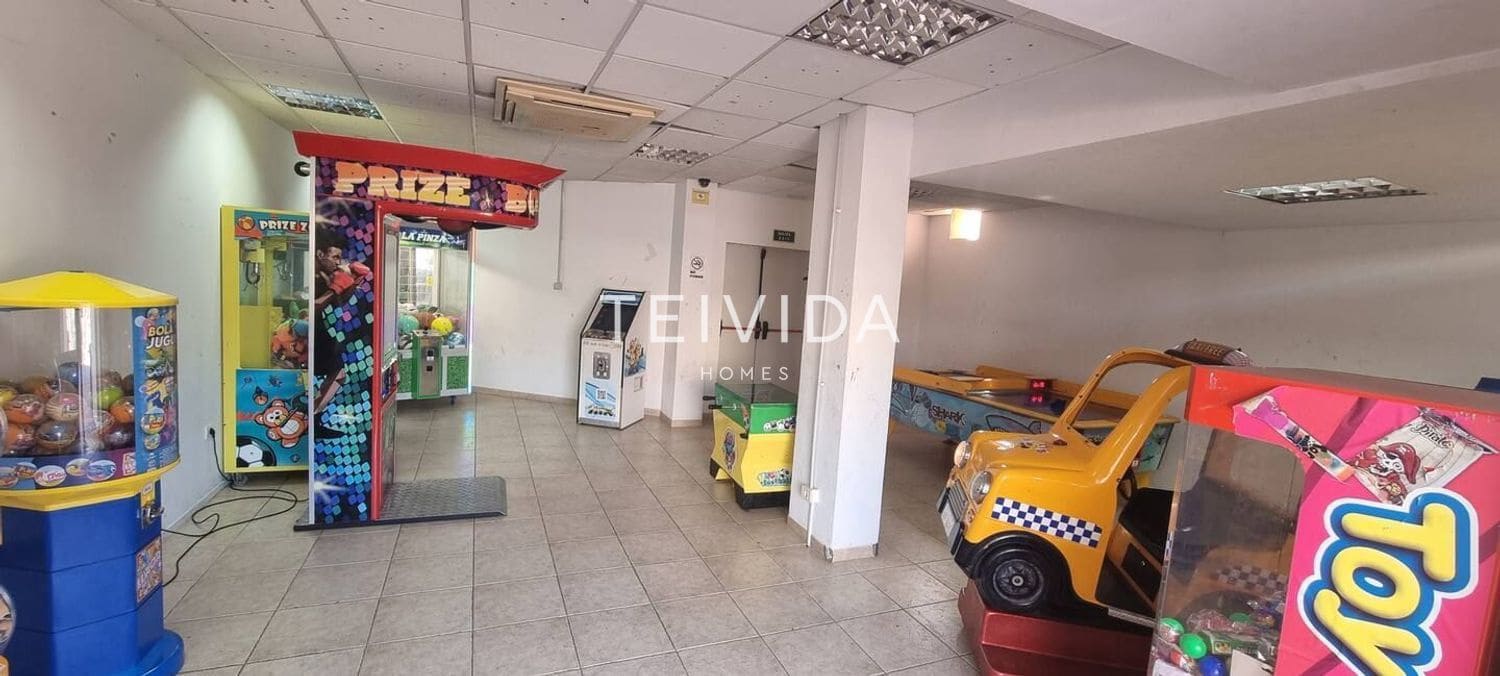 2 slaapkamer Flat te koop in Los Cristianos met zwembad - € 290.000 (Ref: 9652873)