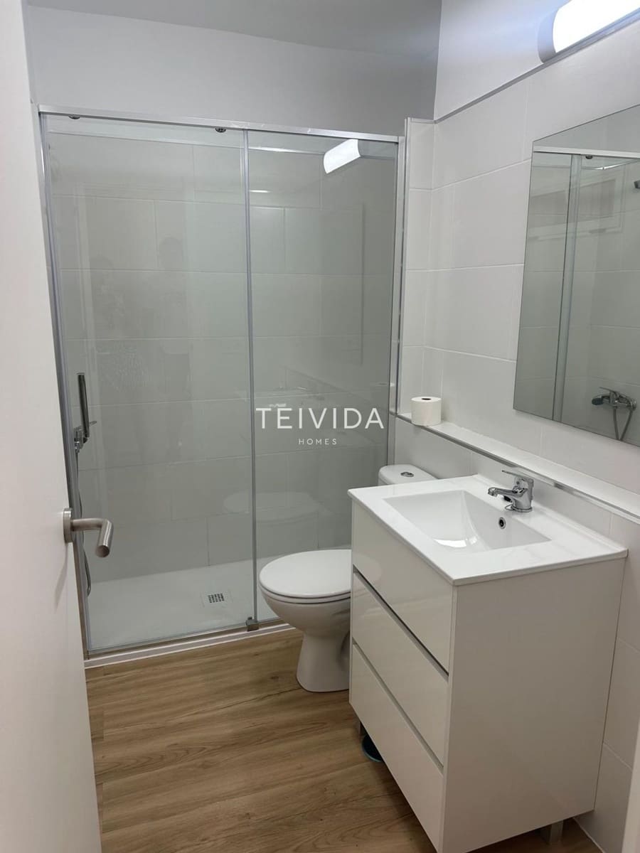 1 quarto Apartamento para venda em Playa de las Americas com piscina - 280 000 € (Ref: 9656873)