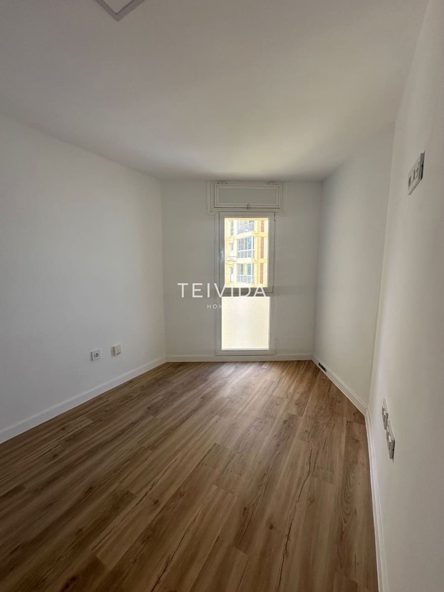 1 quarto Apartamento para venda em Playa de las Americas com piscina - 280 000 € (Ref: 9656873)