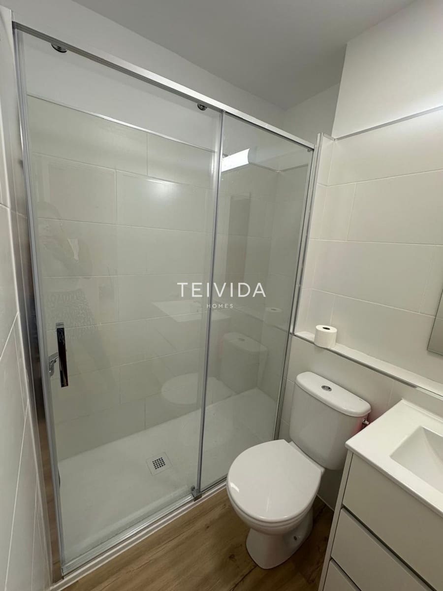 1 quarto Apartamento para venda em Playa de las Americas com piscina - 280 000 € (Ref: 9656873)