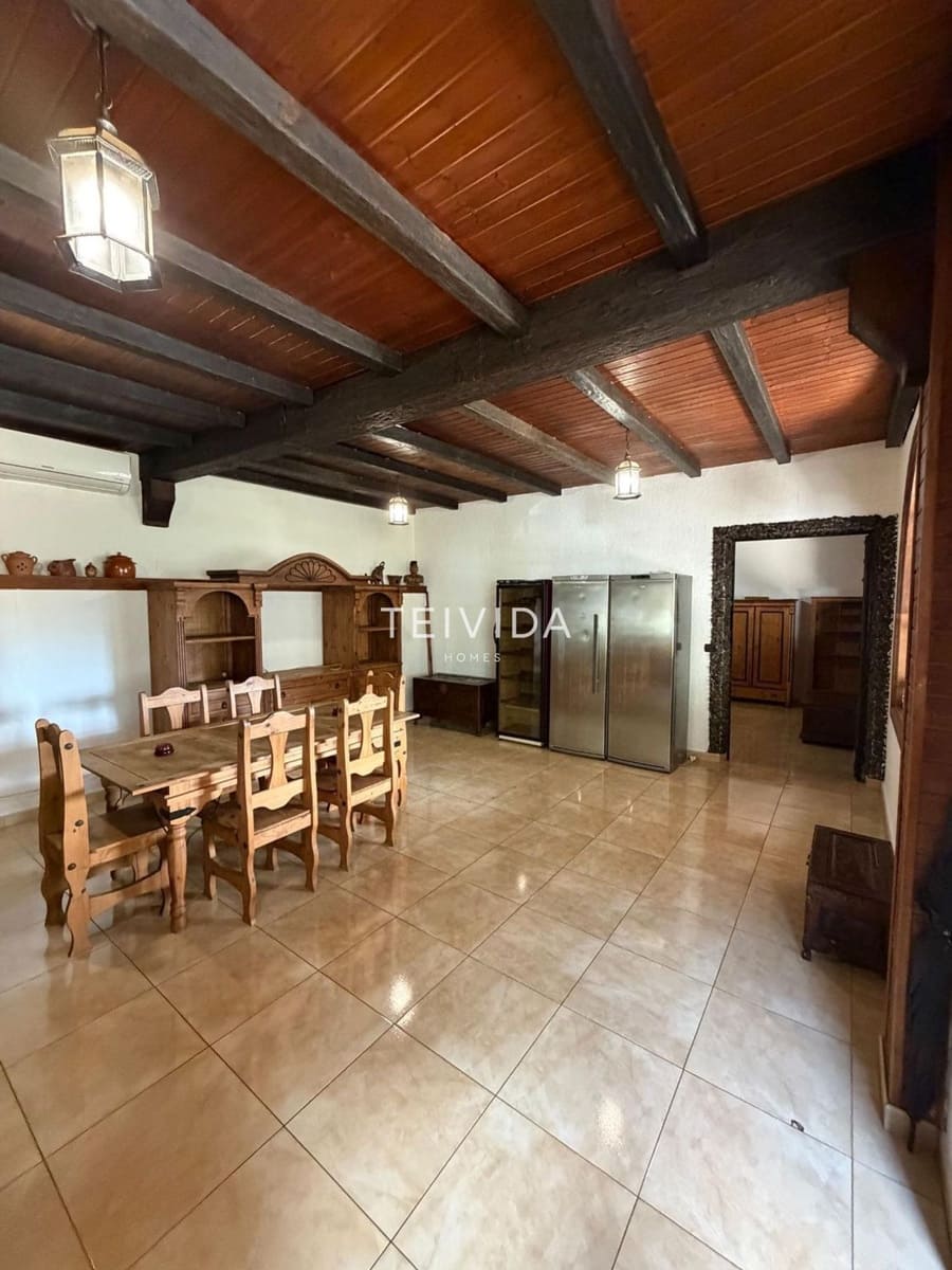 2 slaapkamer Villa te huur in Guimar met zwembad garage - € 1.950 (Ref: 9669317)