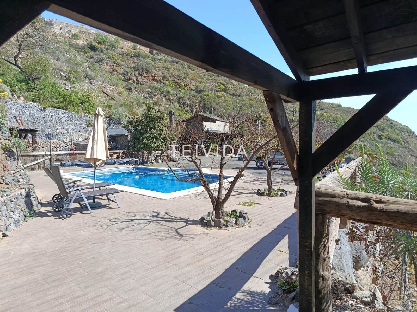 2 bedroom Villa for rent in Guimar with pool garage - € 1,800 (Ref: 9669317)