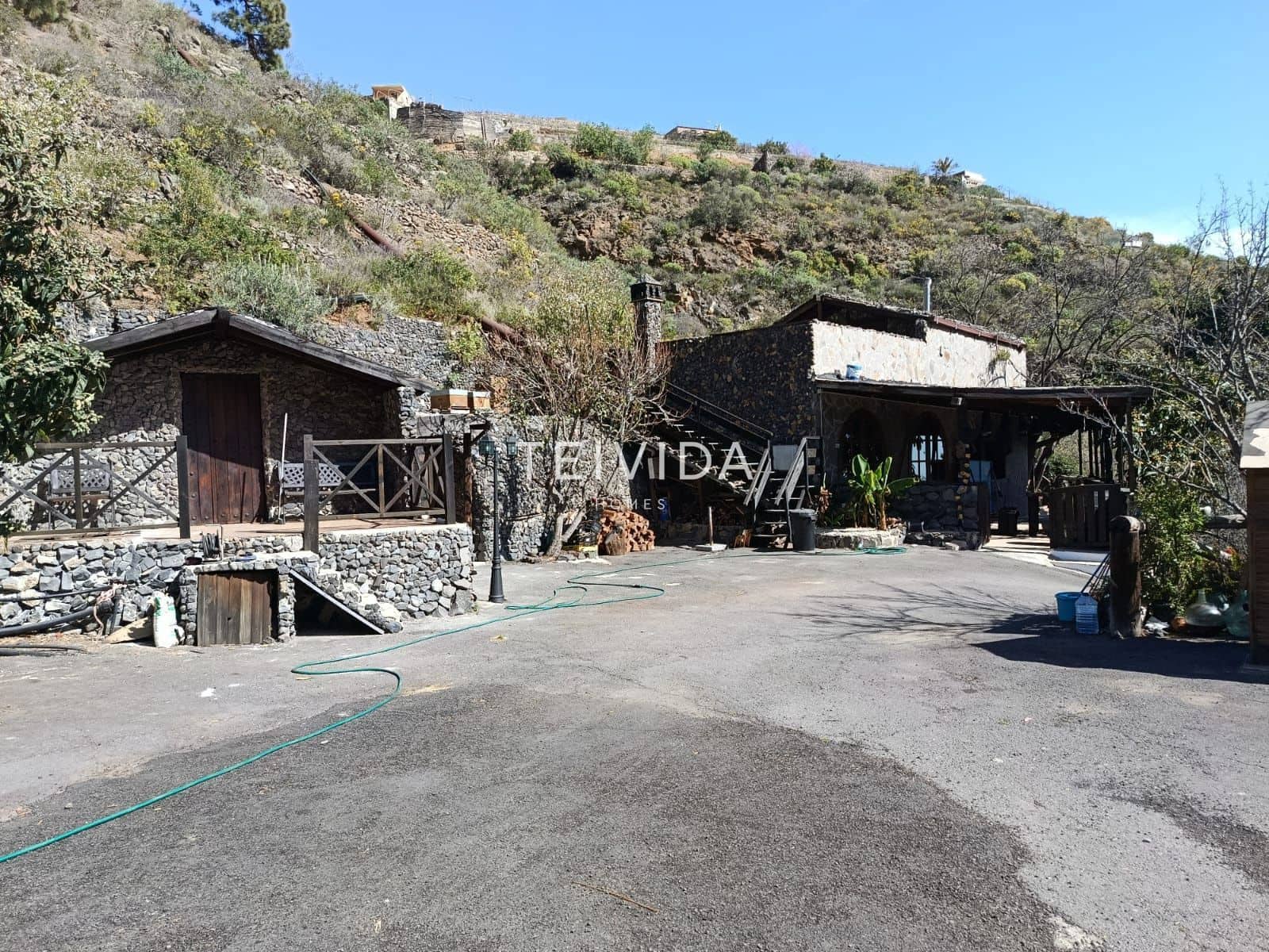 2 bedroom Villa for rent in Guimar with pool garage - € 1,800 (Ref: 9669317)