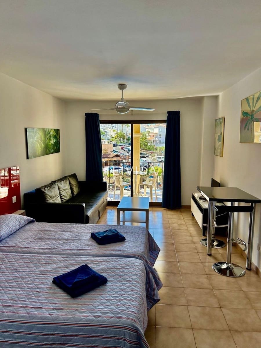 Lejlighed til salg i Los Cristianos med swimmingpool - € 235.000 (Ref: 9669580)