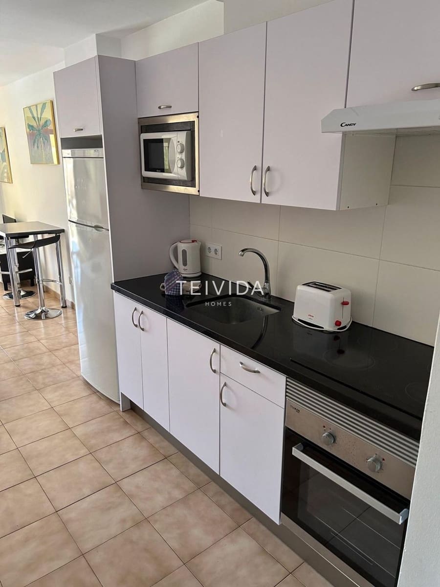 Lejlighed til salg i Los Cristianos med swimmingpool - € 235.000 (Ref: 9669580)