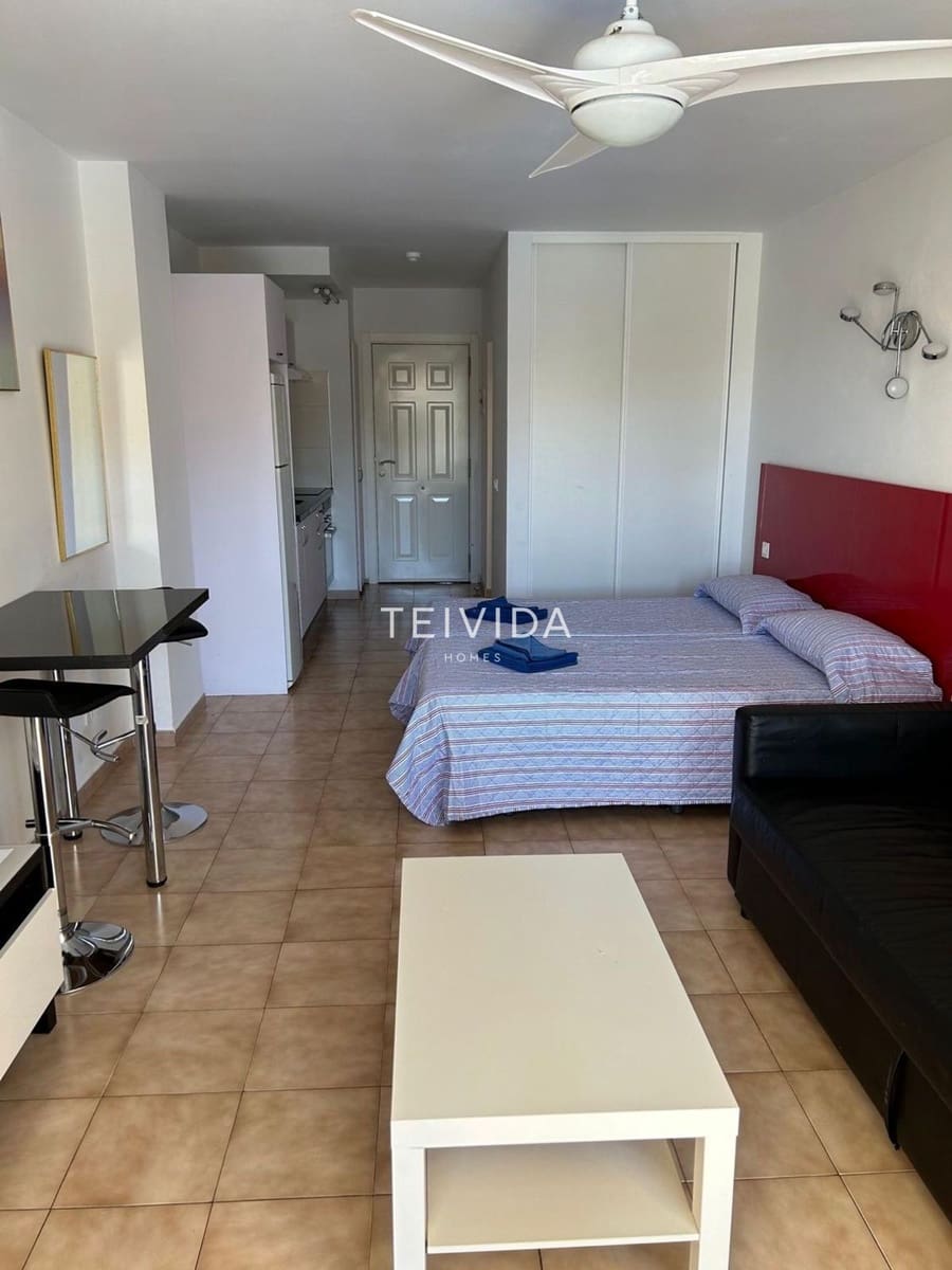 Lejlighed til salg i Los Cristianos med swimmingpool - € 235.000 (Ref: 9669580)