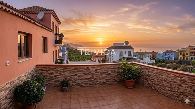 3 bedroom Townhouse for sale in Santa Cruz de Tenerife - € 279,995 (Ref: 9672283)