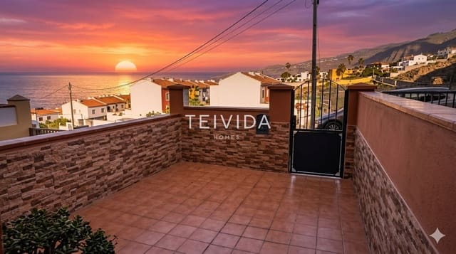 3 bedroom Townhouse for sale in Santa Cruz de Tenerife - € 279,995 (Ref: 9672283)