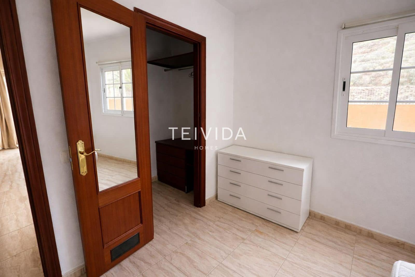 Piso de 2 habitaciones en Palm-Mar en alquiler con piscina garaje - 1.550 € (Ref: 9673640)