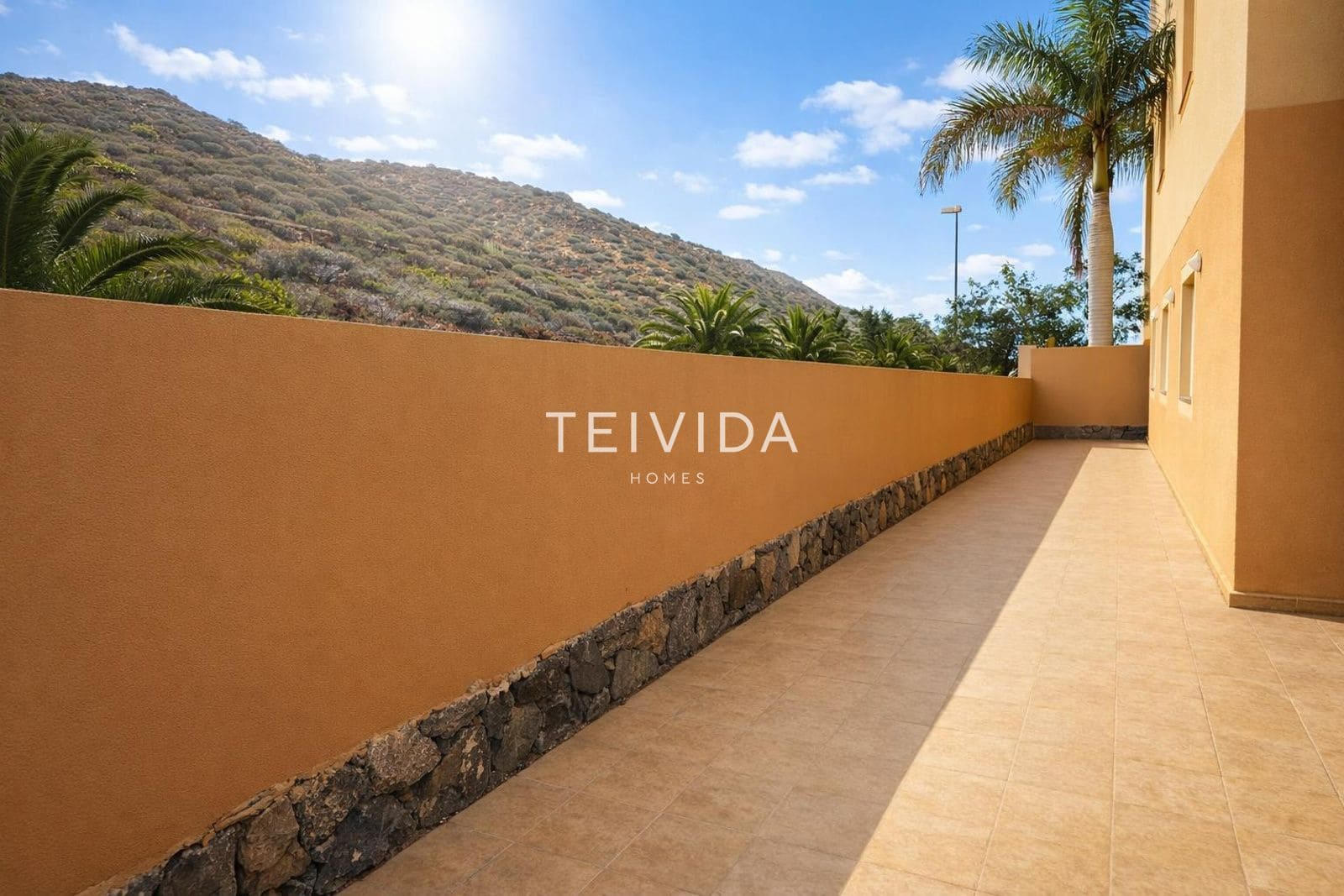 Piso de 2 habitaciones en Palm-Mar en alquiler con piscina garaje - 1.550 € (Ref: 9673640)