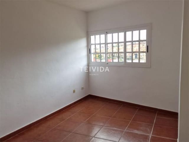 Piso de 3 habitaciones en San Cristóbal de La Laguna en venta con garaje - 255.000 € (Ref: 9675087)