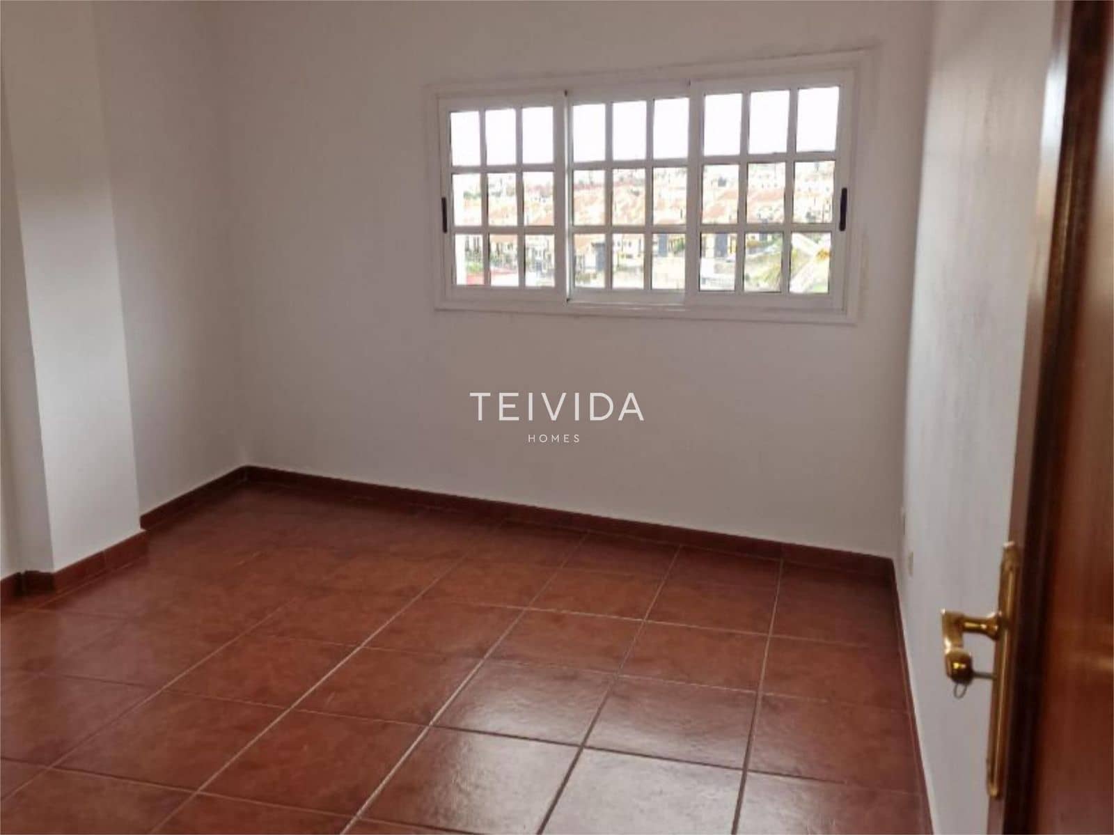 Piso de 3 habitaciones en San Cristóbal de La Laguna en venta con garaje - 255.000 € (Ref: 9675087)