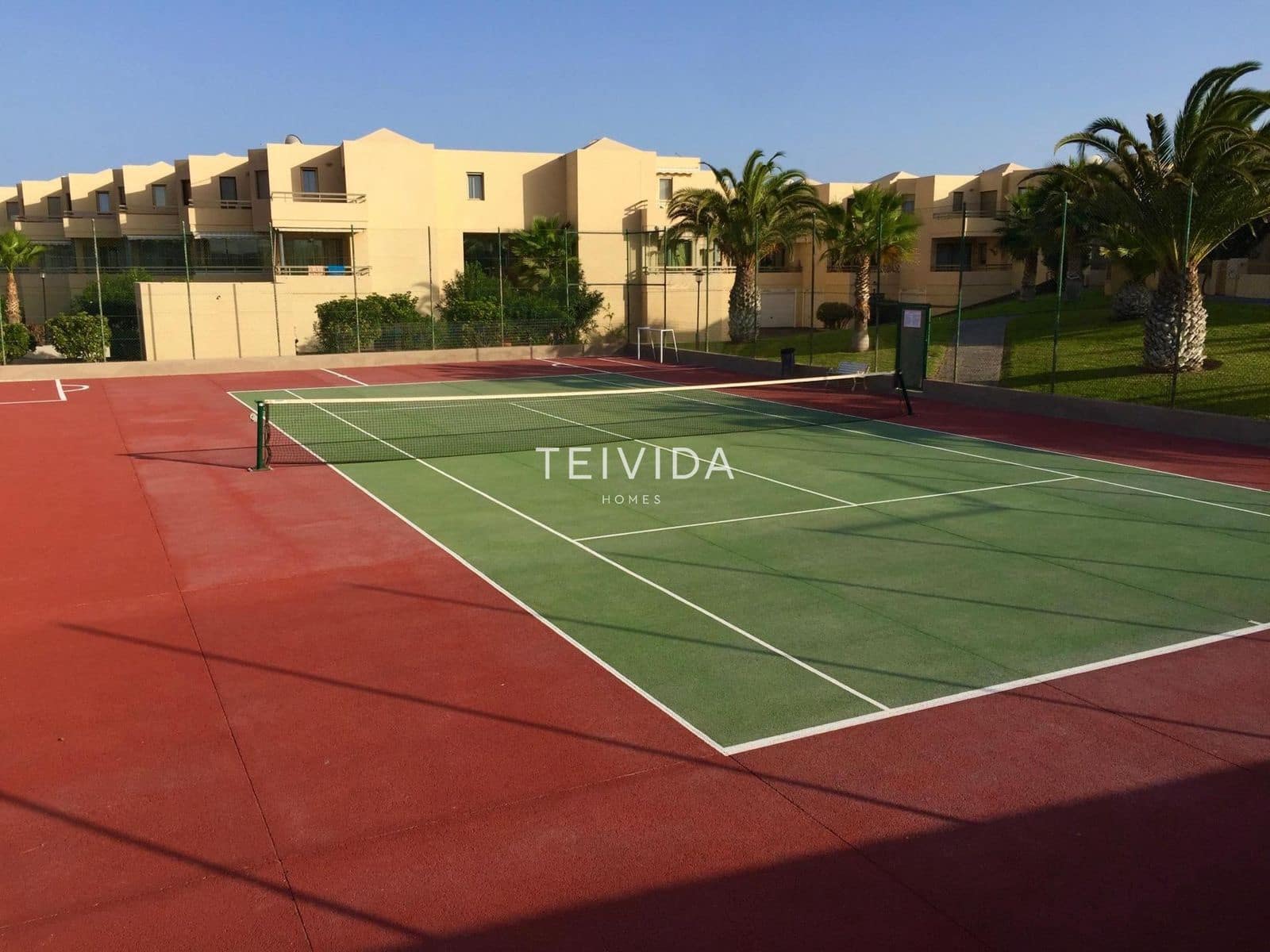 2 bedroom Townhouse for sale in Los Abrigos with pool garage - € 577,000 (Ref: 9687487)