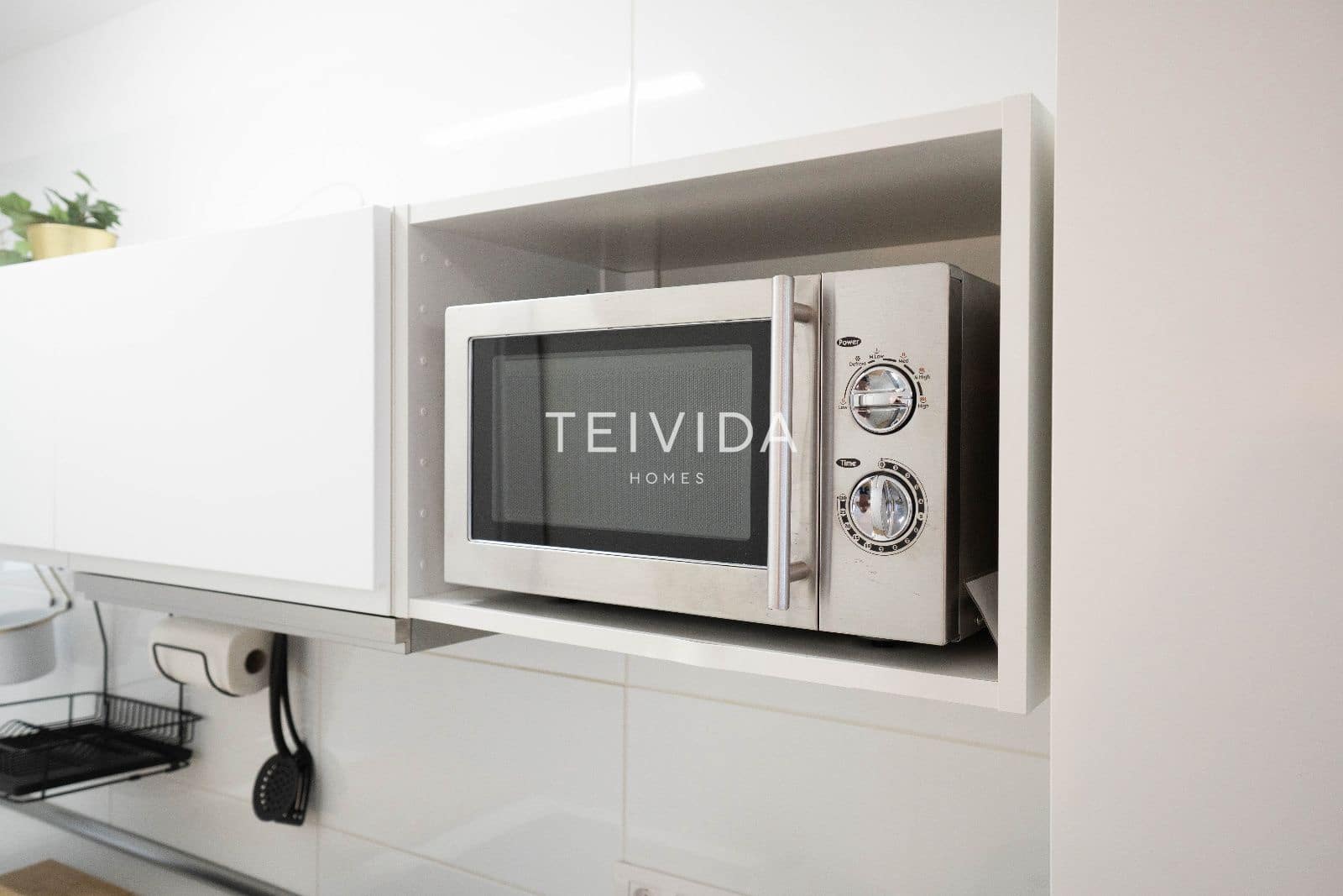 Mieszkanie na sprzedaż w Los Cristianos z basenem garażem - 287 000 € (Ref: 9696744)