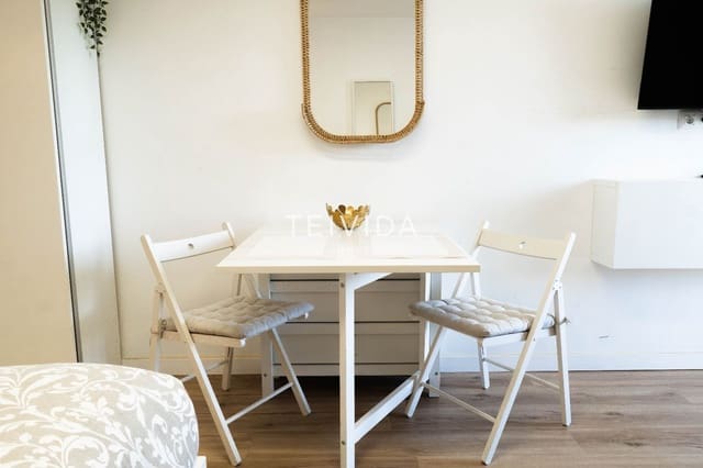 Mieszkanie na sprzedaż w Los Cristianos, Arona z basenem garażem - 287 000 € (Ref: 9696744)