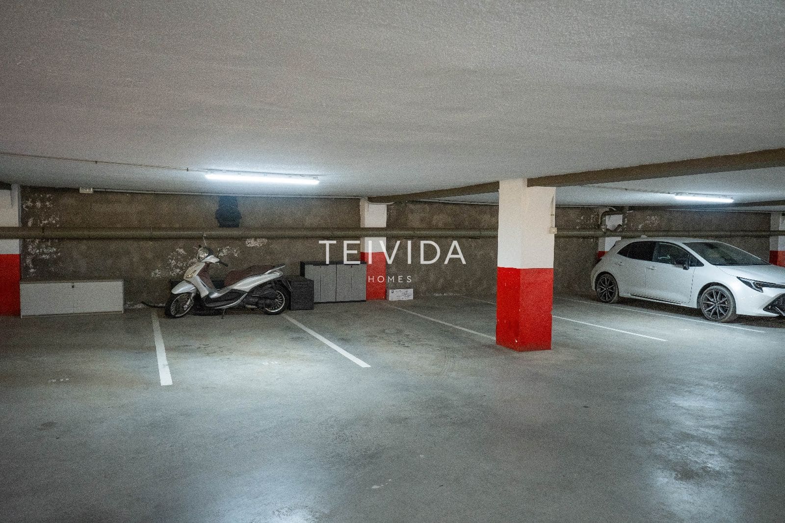 Mieszkanie na sprzedaż w Los Cristianos z basenem garażem - 287 000 € (Ref: 9696744)