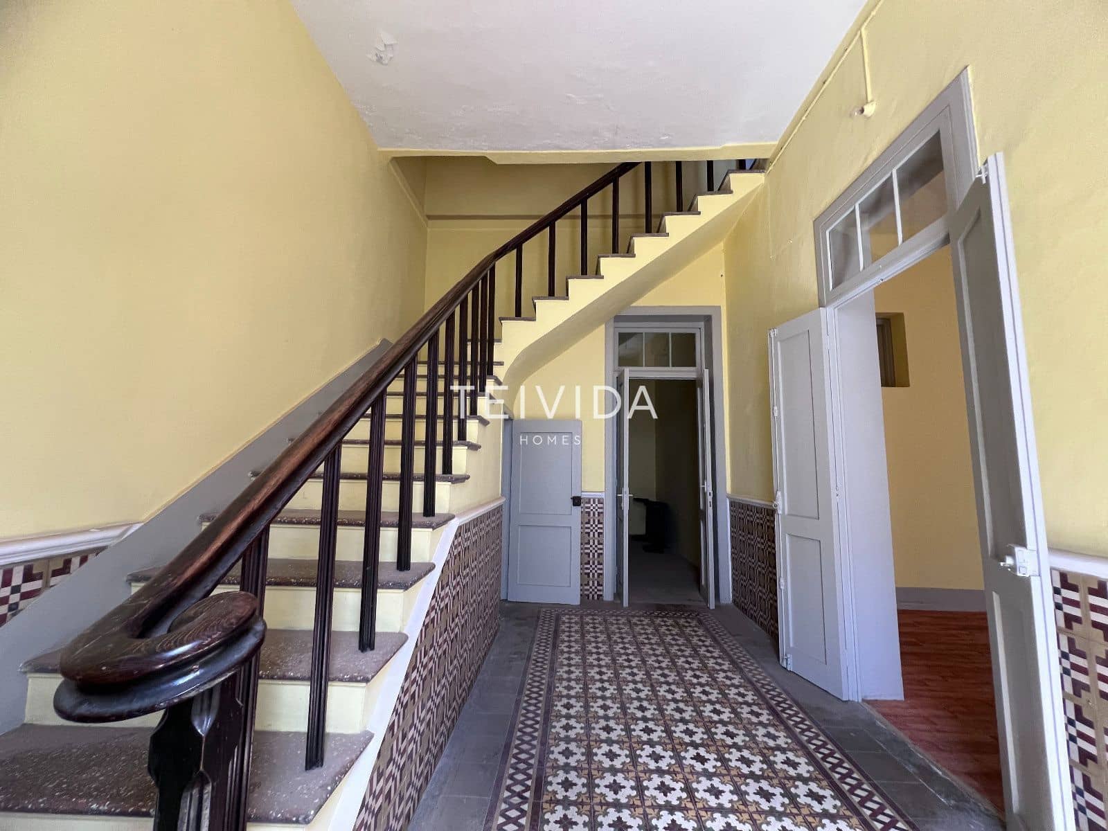 Restaurant/Bar for sale in Granadilla de Abona - € 489,900 (Ref: 9697828)