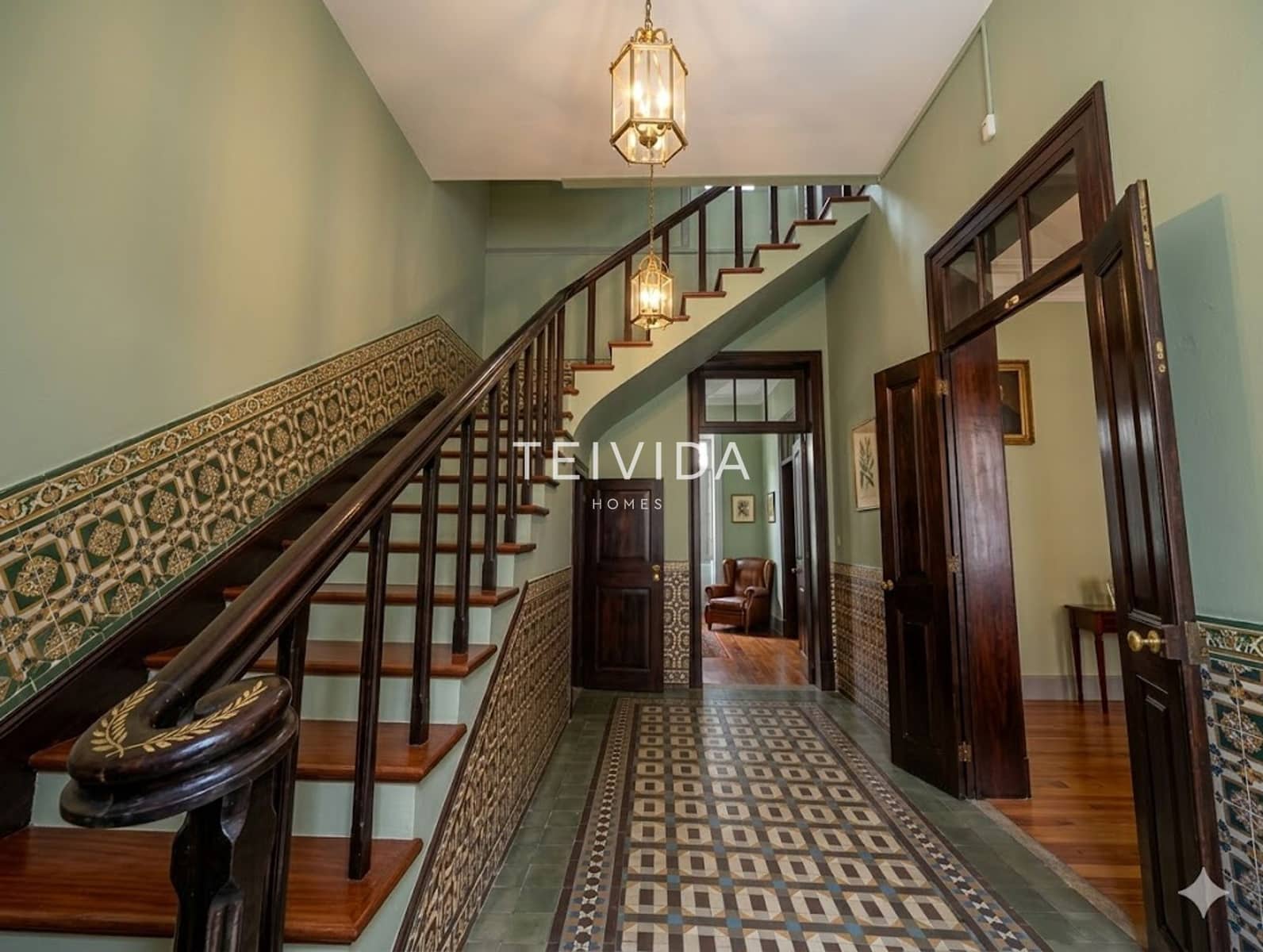 Restaurant/Bar for sale in Granadilla de Abona - € 489,900 (Ref: 9697828)