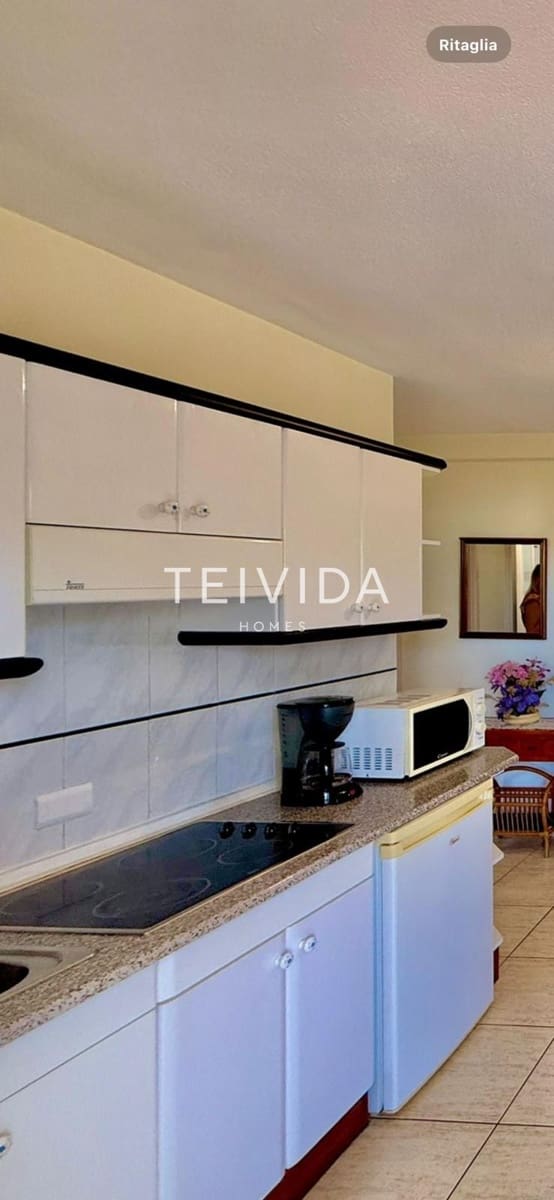 1 bedroom Flat for rent in Playa de las Americas with pool - € 1,500 (Ref: 9707938)