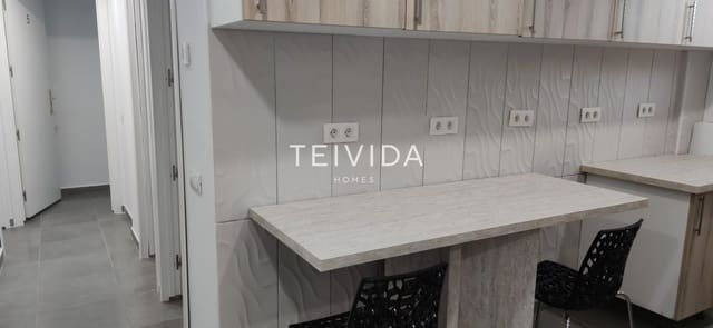 5 makuuhuone Asunto myytävänä paikassa Los Gladiolos, Santa Cruz de Tenerife - 239 000 € (Ref: 9709249)