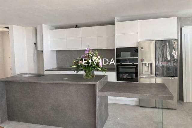 3 slaapkamer Flat te koop in Santa Cruz de Tenerife met garage - € 410.000 (Ref: 9720698)