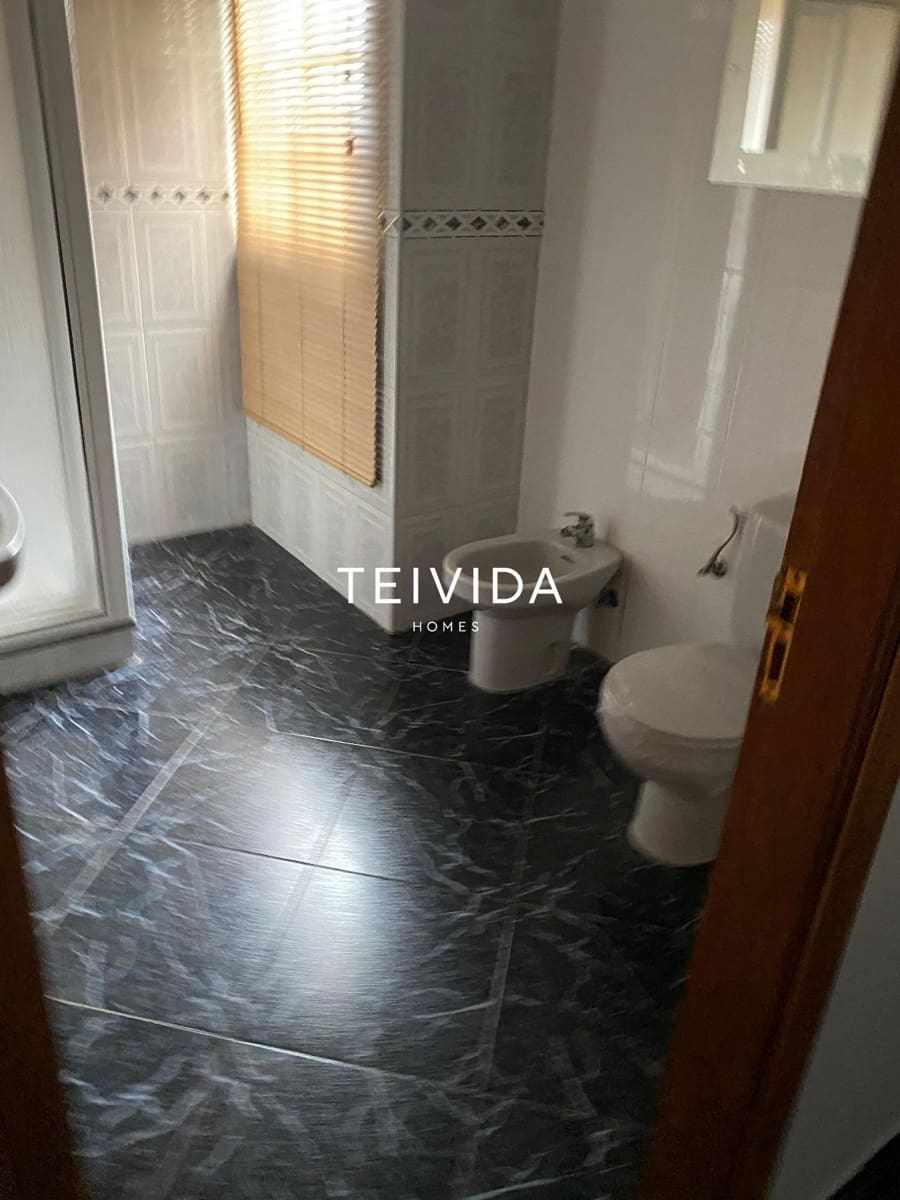 6 bedroom Villa for sale in San Cristobal de La Laguna with garage - € 430,000 (Ref: 9720699)