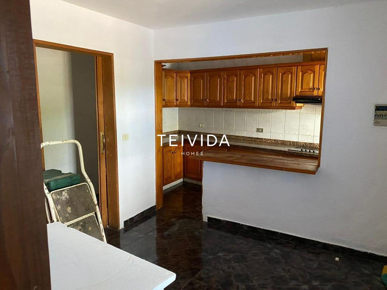 6 bedroom Villa for sale in San Cristobal de La Laguna with garage - € 430,000 (Ref: 9720699)