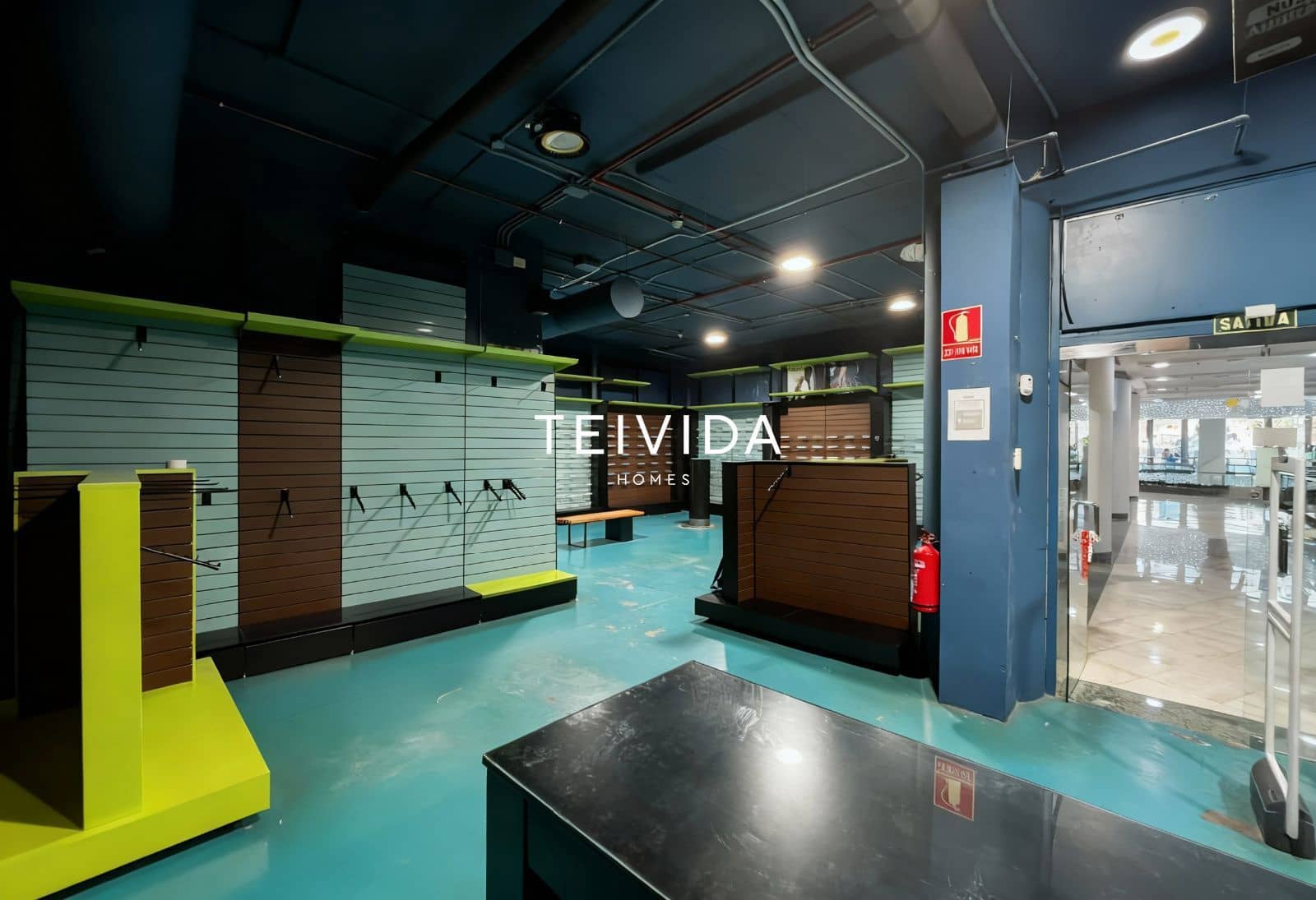 Commercial for rent in Candelaria - € 2,300 (Ref: 9720700)