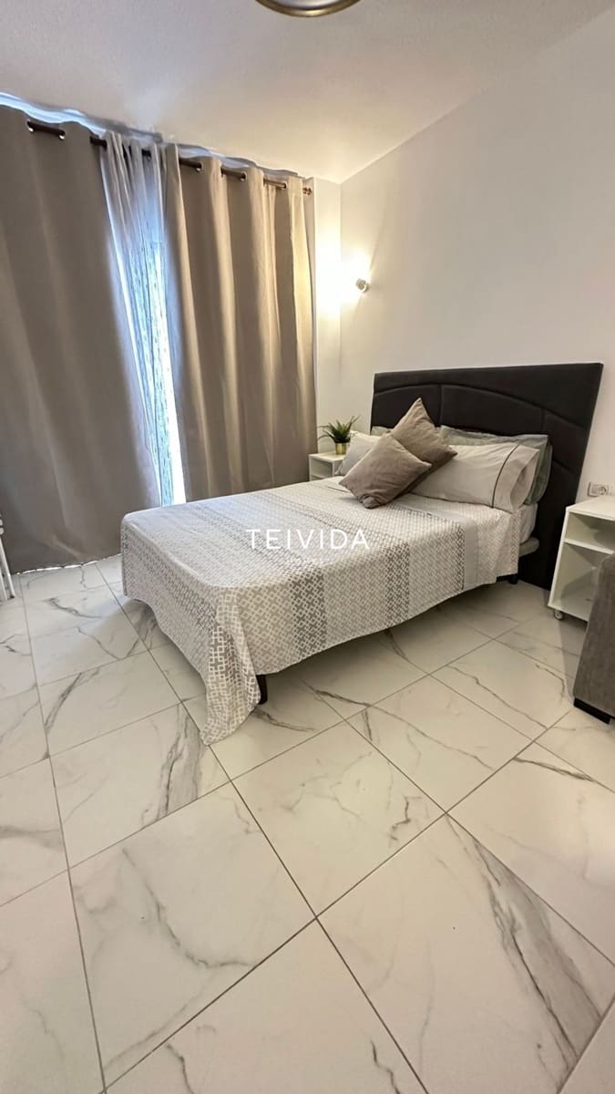 Appartement de 1 chambre à louer à Los Cristianos - 2 500 € (Ref: 9720701)