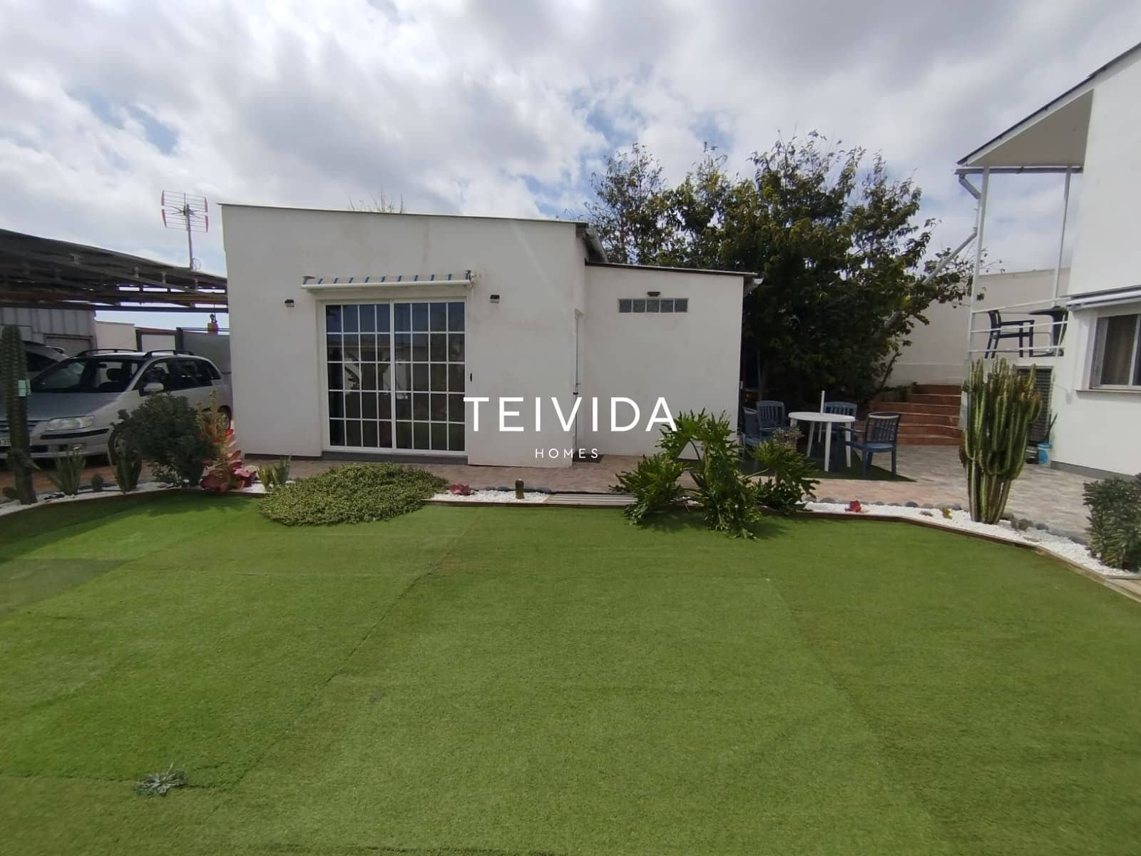 6 bedroom Villa for sale in Buzanada with garage - € 580,000 (Ref: 9723500)