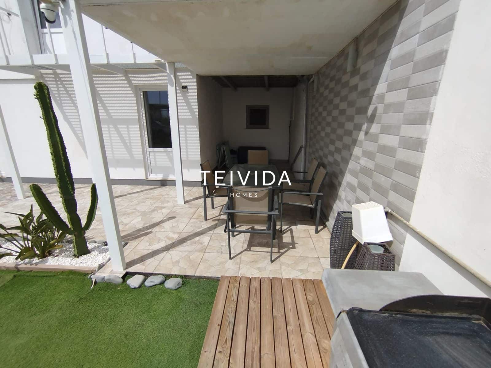 6 bedroom Villa for sale in Buzanada with garage - € 580,000 (Ref: 9723500)